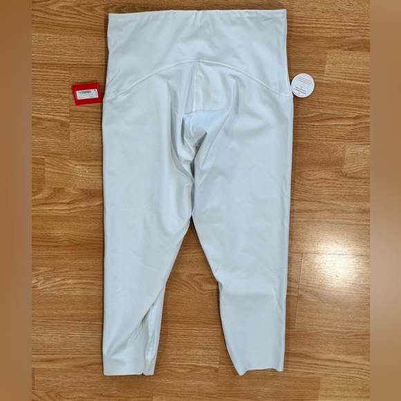 NEW Spanx XL Booty Boost 7/8 Ultimate Opacity Athletic Leggings Vivid White - Picture 2 of 6